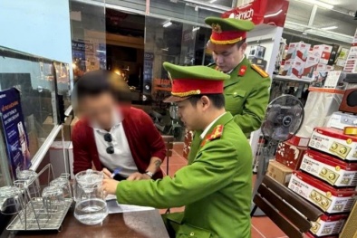 Pháo hoa nhái thương hiệu, không rõ nguồn gốc phổ biến dịp cuối năm